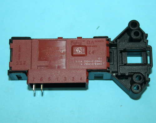 Блокировка люка стиральной машины Indesit C00095979