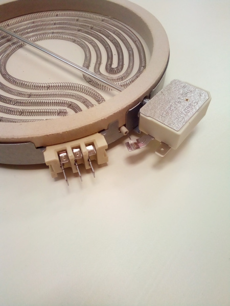 Конфорка для плиты Whirlpoll C00139053