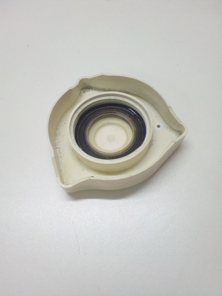 Крышка контейнера соли для посудомоечной машины Whirlpool C00041088